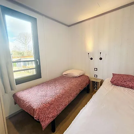 Jullouville: 4 Pers, Proche Plage, Piscine Chauffee - Fr-1-361-534 * جولوفيل ليه باه