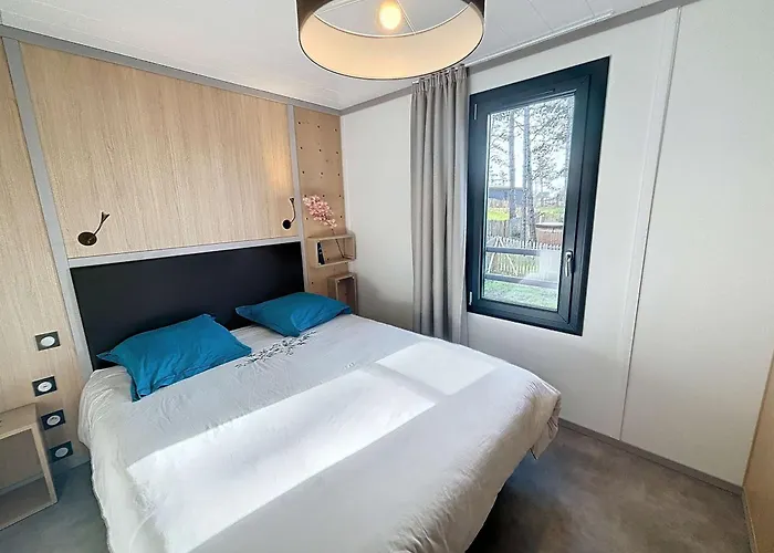 Jullouville: 4 Pers, Proche Plage, Piscine Chauffee - Fr-1-361-534 Chalé *